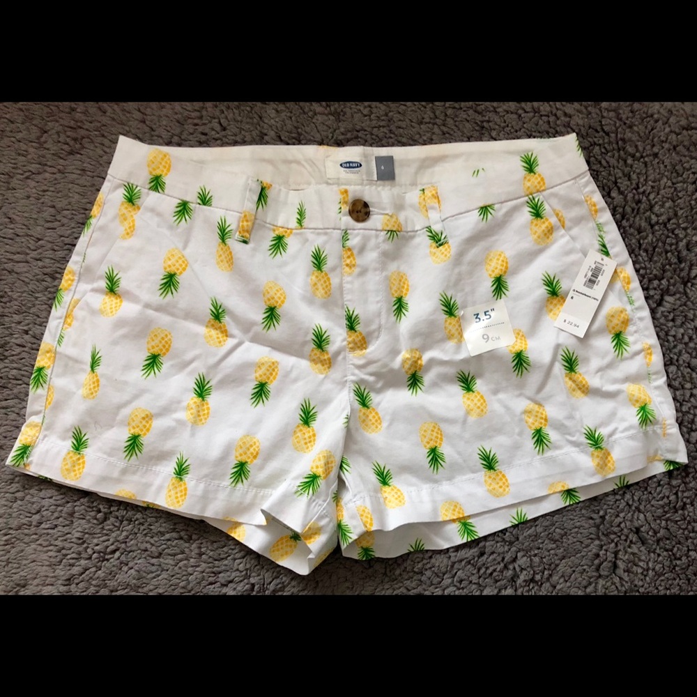 Old Navy Women’s Pineapple Shorts sz 6
